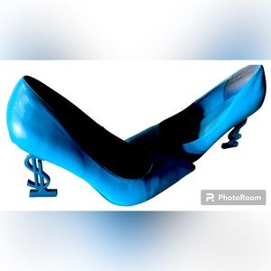 Women’s blue heels